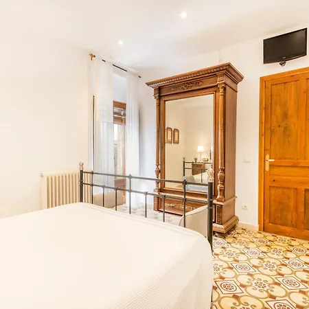 Cal Comorera Apartman *
