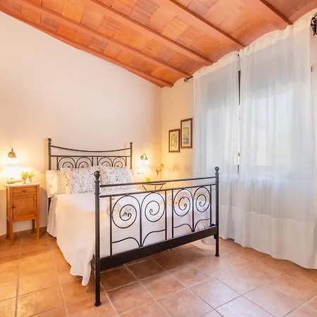 Cal Comorera Apartman Masoteras